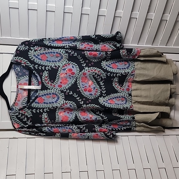 Dressin Gaudy Blue Floral Ruffle Ladies Top Size Large - Picture 1 of 5